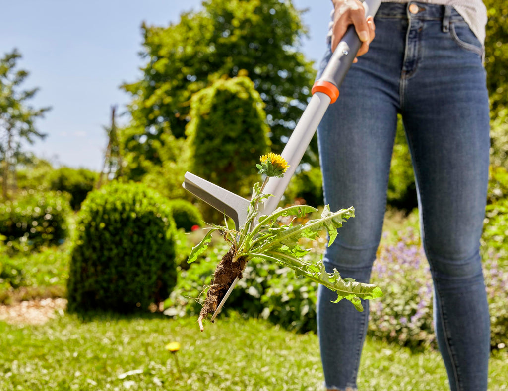 Gardena 03518 | Weed Puller Remover Tool, Heavy Duty Stand-Up Garden Hand Weeder, Easy Weed Removal, Built-in Ejector, Long Handle for Outdoor Use. Weeding Claw.