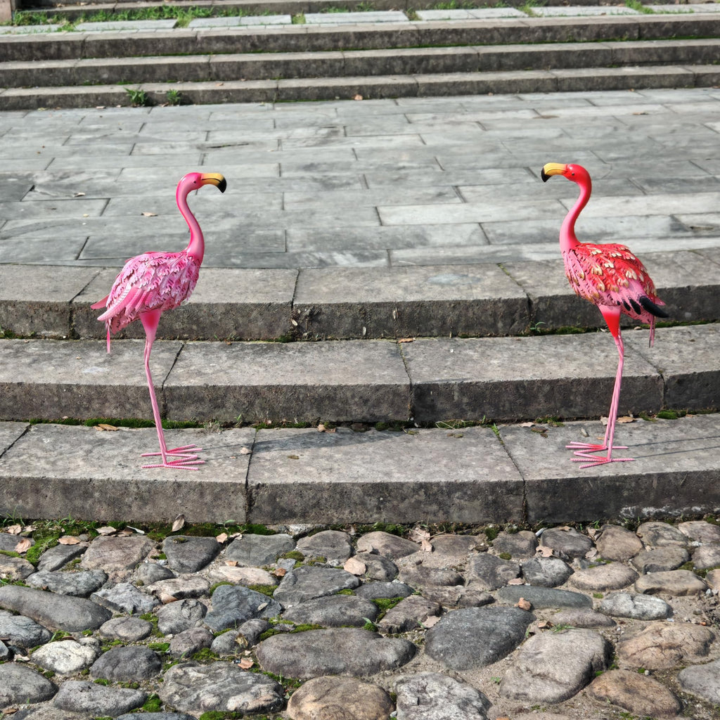 QNGCOLRCY Garden Statues Flamingo Sculptures Metal Yard Art, Pink Bird Art Outdoor Backyard Decor Patio Lawn Porch Ornament Flamingo Yard Decoration (Pink with White)