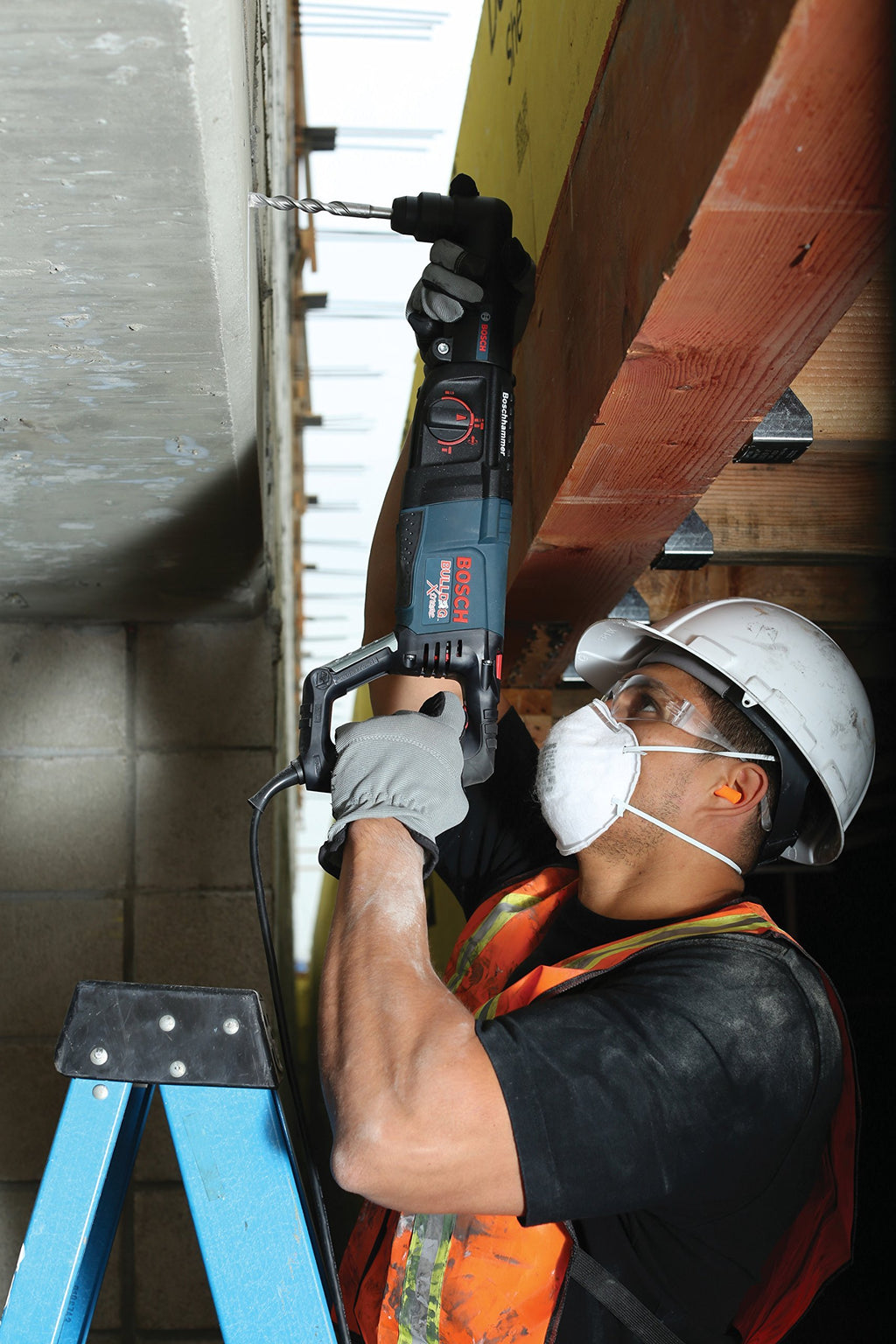 BOSCH 11255VSR Bulldog Xtreme 8 Amp 1-Inch Corded Variable Speed SDS-Plus Concrete/Masonry Rotary Hammer Drill