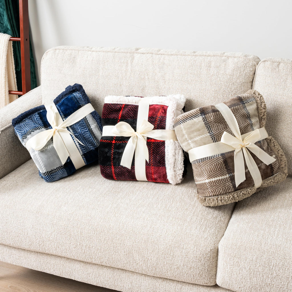 PAVILIA Twin Plaid Sherpa Throw Blanket for Couch Sofa Bed, Navy, 60x80