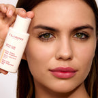 Clarins UV Plus Anti-Pollution, Broad Spectrum SPF 50 Tinted Face Sunscreen | Sheer Finish | Lightweight and Oil-Free | Triple Protection From UVA/UVB Rays, Free Radicals and Pollutants | Shade Light