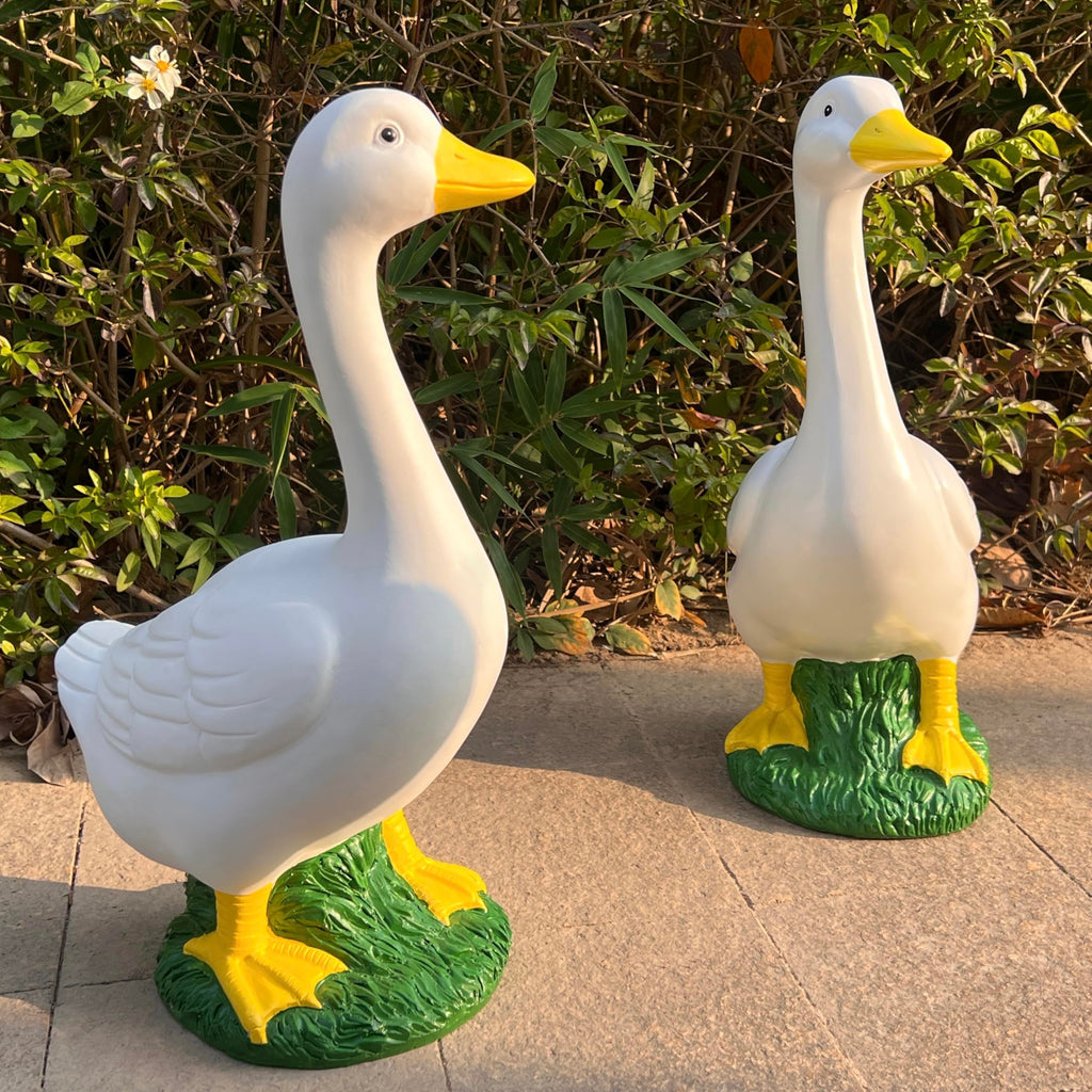 20″ Porch Goose Statue Garden Decor, Durable Resin Sculpture Hand-Painted