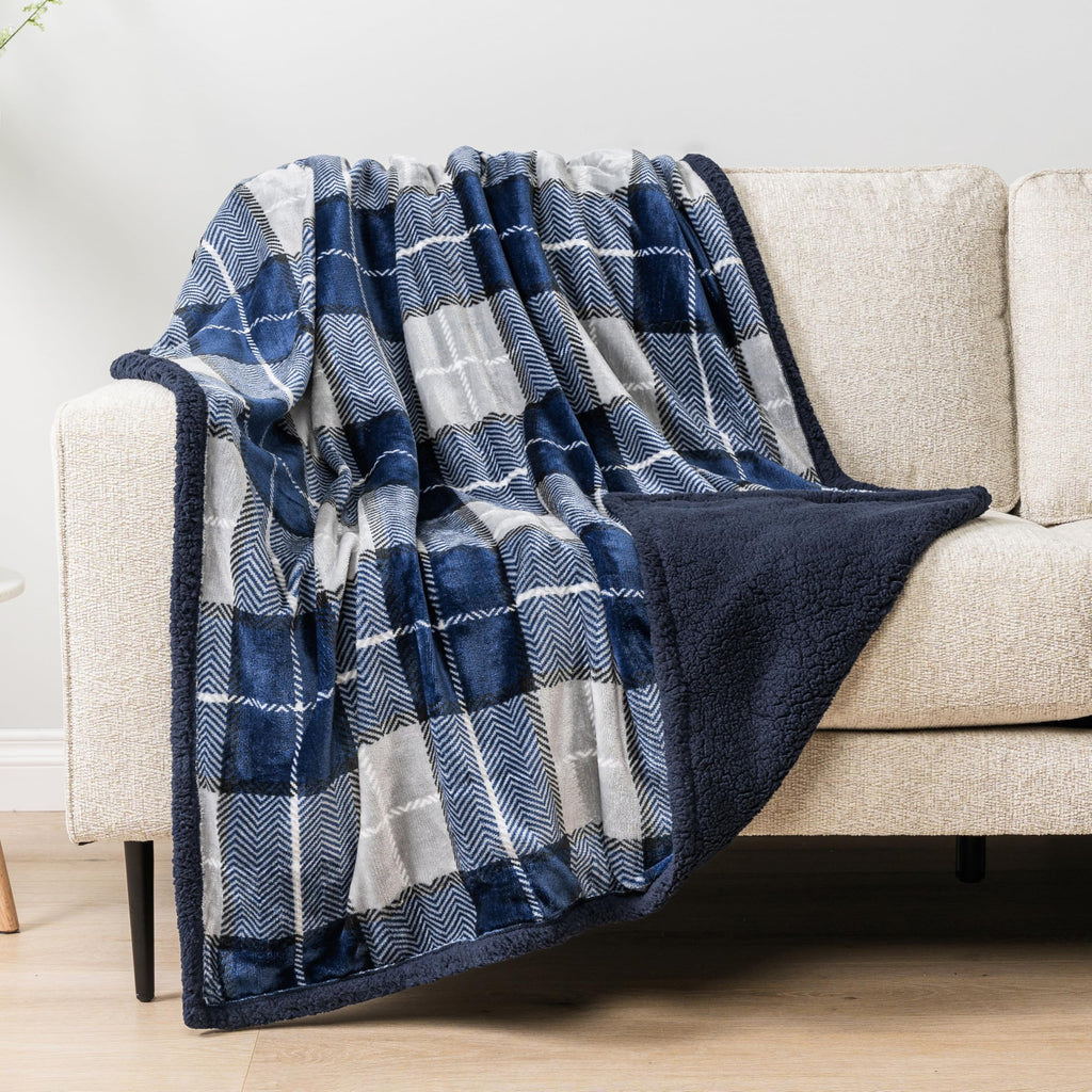 PAVILIA Twin Plaid Sherpa Throw Blanket for Couch Sofa Bed, Navy, 60x80