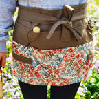 MILCIL Gardening Apron Women, Half Floral Serve Garden Apron with 8 Pockets