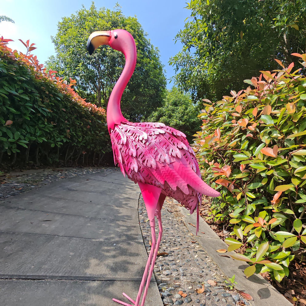 QNGCOLRCY Garden Statues Flamingo Sculptures Metal Yard Art, Pink Bird Art Outdoor Backyard Decor Patio Lawn Porch Ornament Flamingo Yard Decoration (Pink with White)