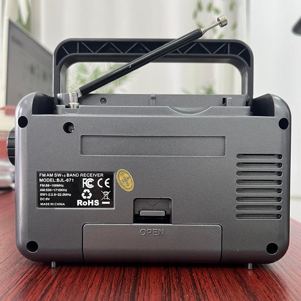 Portable AM/FM Transistor Radio with Loud Speaker, Battery or USB Powered