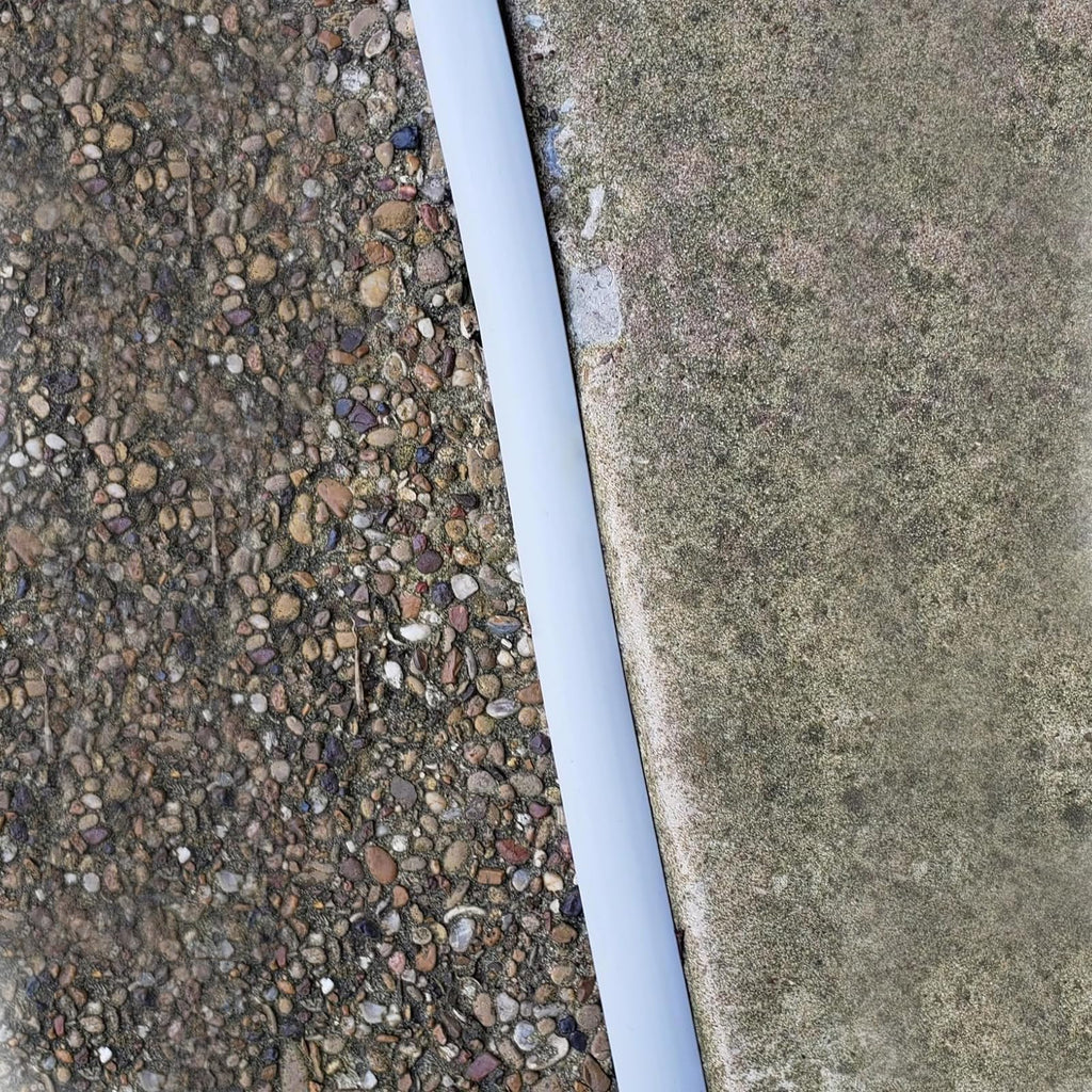 Flexible EPDM Rubber Strip (10 ft Long and 1-1/2 inch Wide, Suitable for 1-1/4“ to 1-1/2”) for Concrete Crack Repair and Replacement - Weather and Aging Resistant Expansion Joint Filler for Driveways