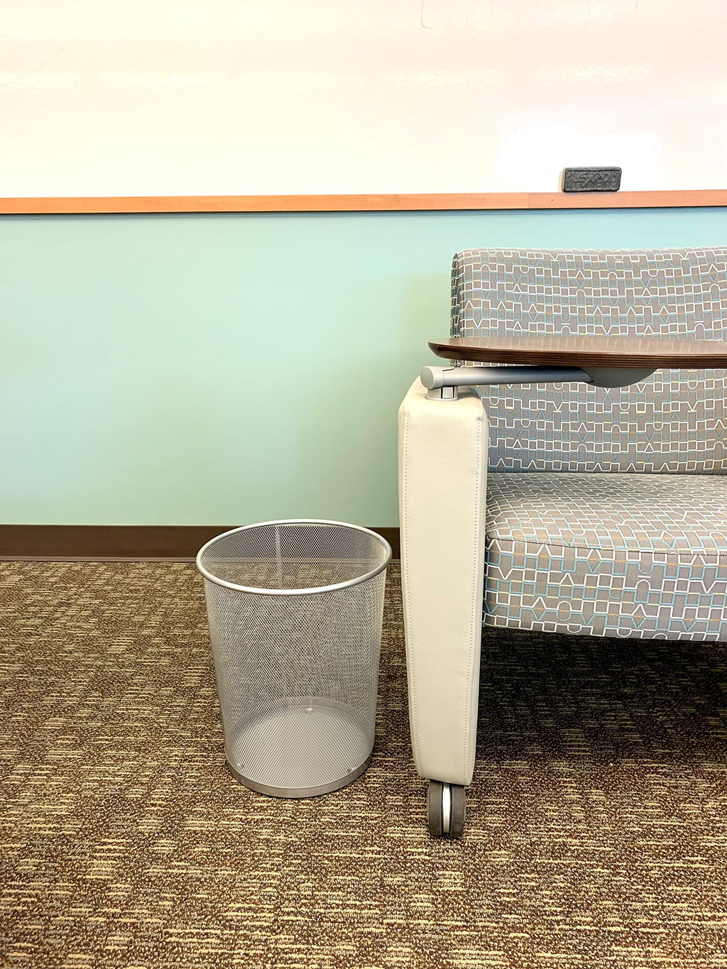 Rubbermaid Commercial Products Concept Collection Mesh Metal Trash Can 5-Gallon Fits Under Desk Silver Wastebasket for School/Office/Home/Bathroom