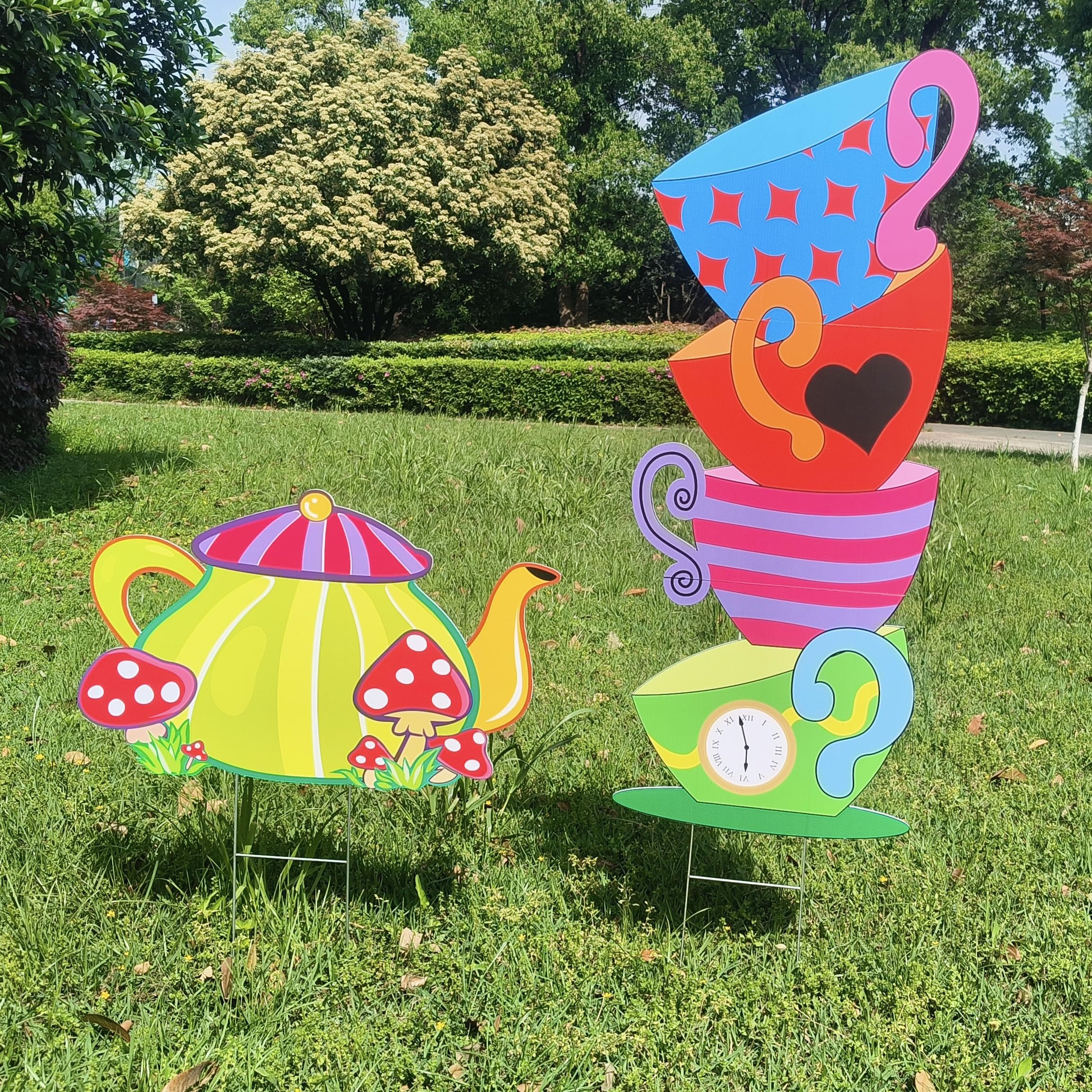 2 Pcs Giant Alice Party Decorations Props Sets Wonderland Yard Signs Decor Mad HatterTea Party Decoration Alice Themed Trick or Treat Stacked TeacupsTeapot with Stakes Stand Indoor Outdoor