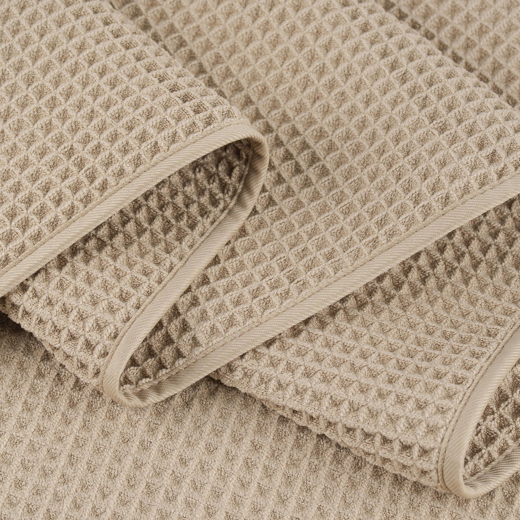 POLYTE 430 GSM Microfiber Oversize Quick Dry Lint Free Bath Towel, 60 x 30 in, 4 Pack (Waffle Weave)